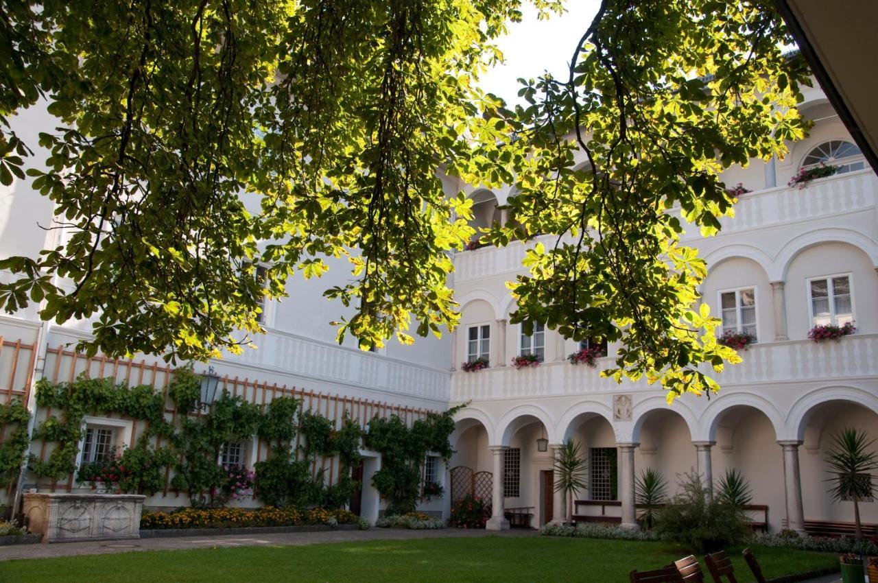 Kloster Wernberg Hotel Екстериор снимка