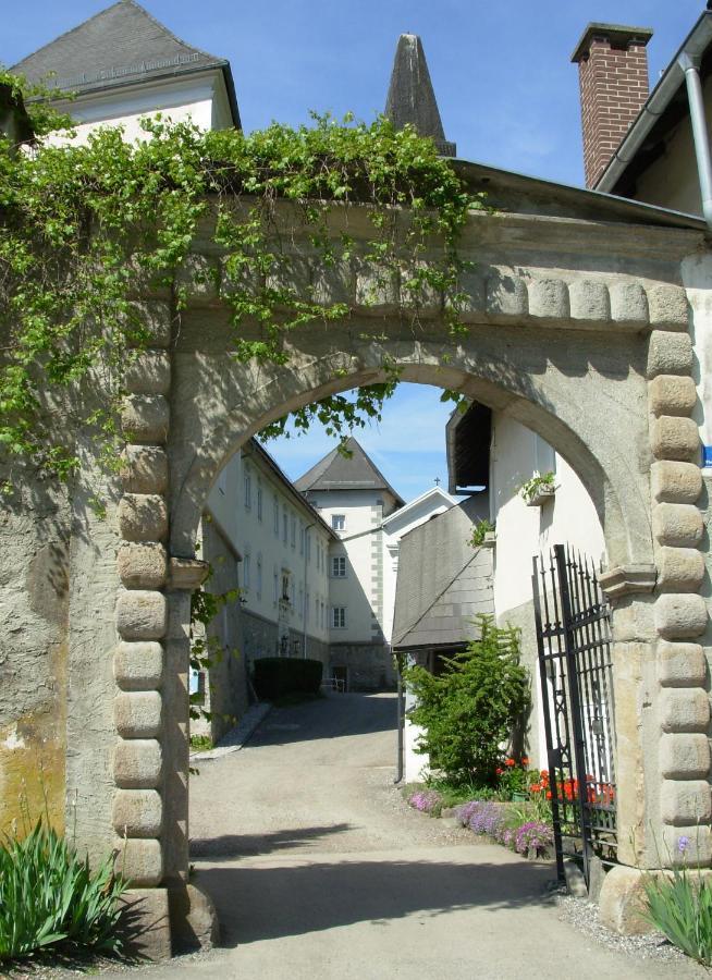 Kloster Wernberg Hotel Екстериор снимка