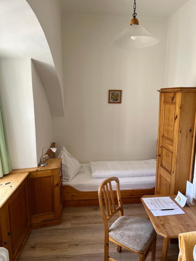 Kloster Wernberg Hotel Екстериор снимка
